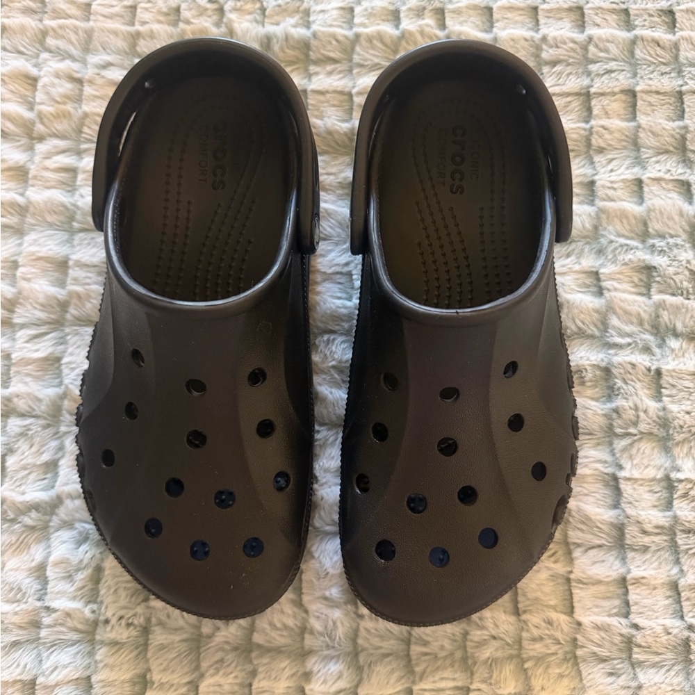 Brand New Woman’s Platform Crocs. Size 8. Color: Black